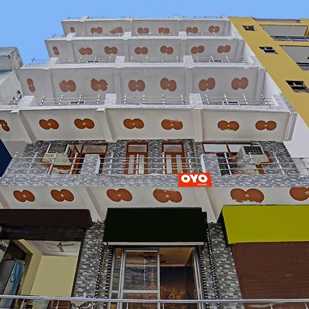 Oyo Flagship Royal Stay New Delhi Exterior photo